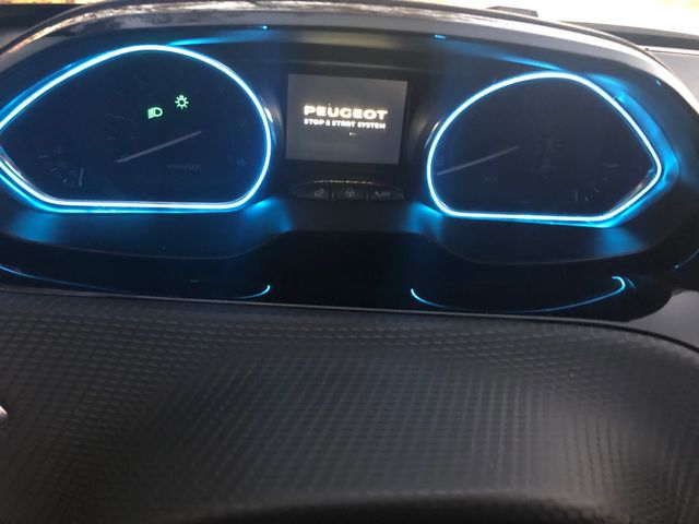 Peugeot 2008 Allure  Allure Blue Hdi 2018