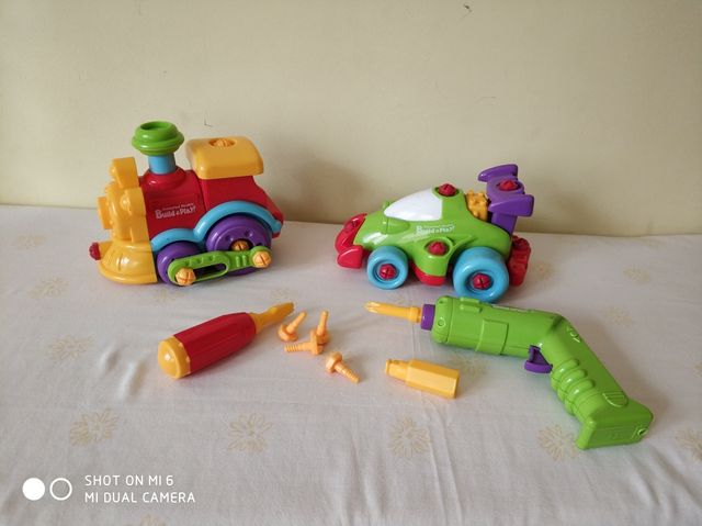 COCHE Y TREN DE MONTAJE CON DESTORNILLADOR
