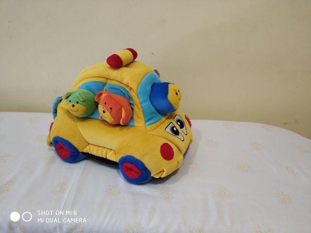 PELUCHE ESTIMULACIÓN SENTIDOS Y COCHES