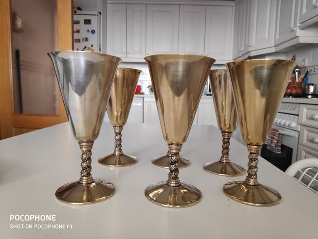 Copas de champagne con bandeja.