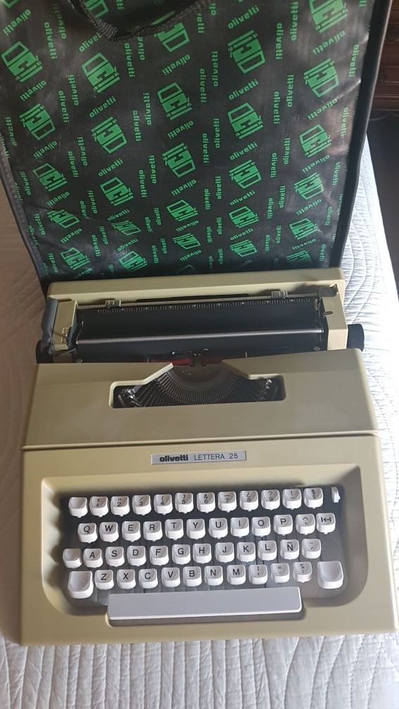 Olivetti lettera 25