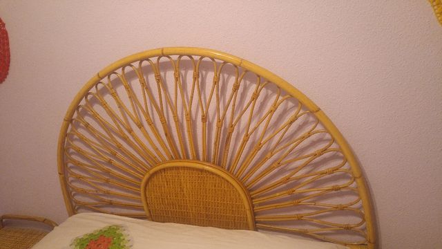 Habitacion mimbre cabecero comoda espejo mesillas