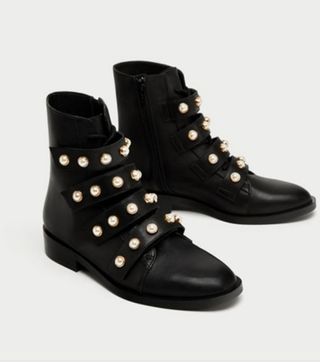 Botas Zara perlas de segunda mano por 50 EUR en O Porriño en WALLAPOP