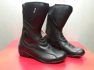 BOTAS MOTO MUJER TOURING TALLA 37 de segunda mano por 100 EUR en Corro  d\\'Amunt en WALLAPOP