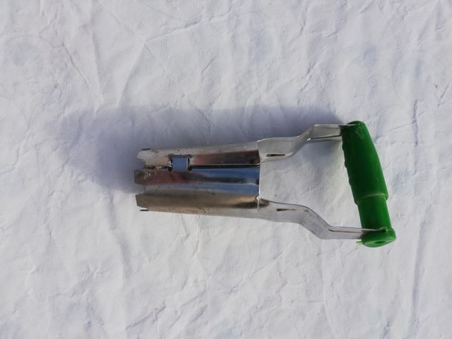 PLANTADOR DE BULBOS Y FIJACIÓN DE SOMBRILLA