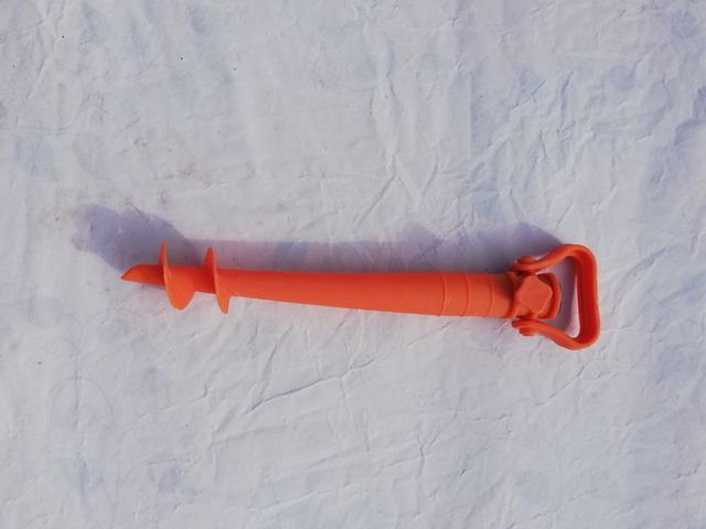 PLANTADOR DE BULBOS Y FIJACIÓN DE SOMBRILLA