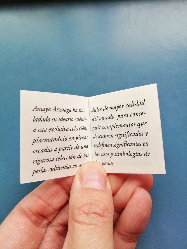  Gargantilla de perlas Amaya arzuaga.