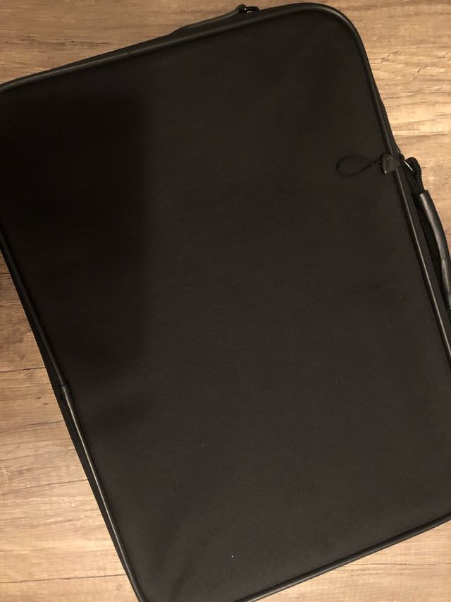 Maletín portaordenador 15''  NUEVO