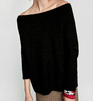 REBAJA Jersey ZARA hombros descubiertos de segunda mano por 12 EUR en  Valencia en WALLAPOP