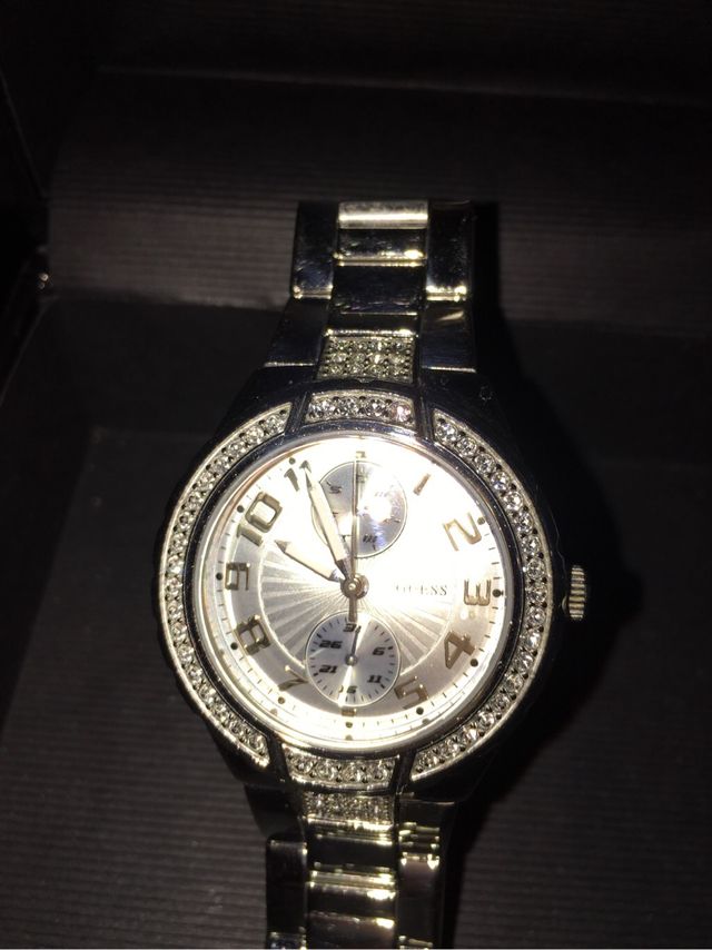 Reloj de señora Guess