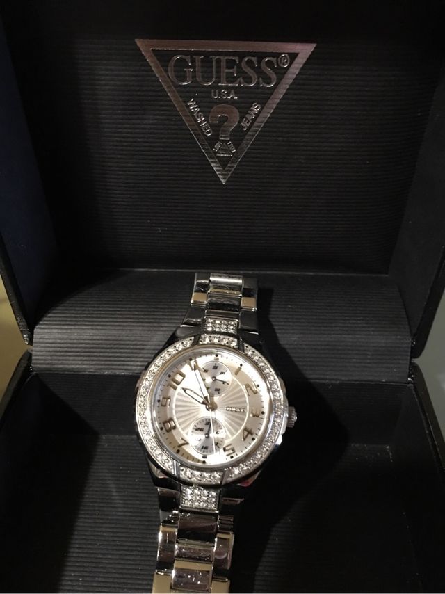 Reloj de señora Guess