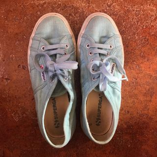 superga azul celeste