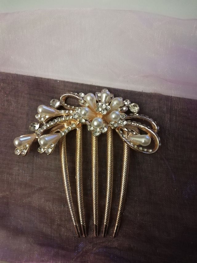 Peineta novia o invitada (la marca no sé cuáles)