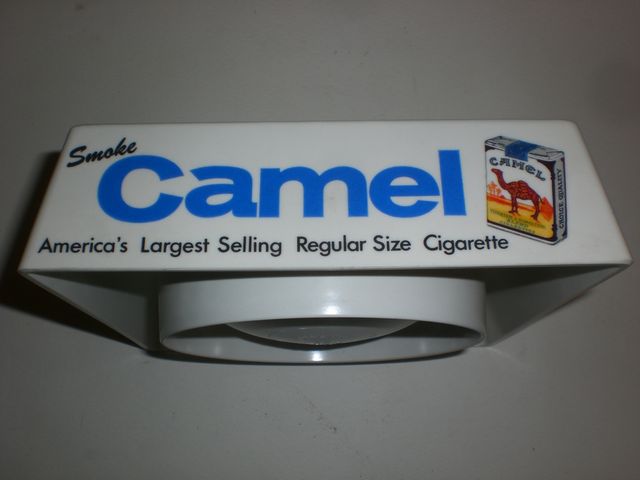 2CENICERO  PLASTICO DURO CAMEL y FRANCINA