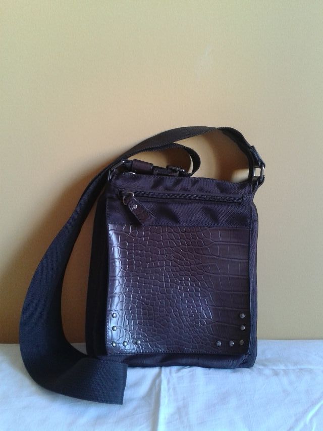 Bolso hombre marrón