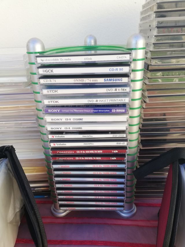 CAJAS Y ALMACENAMIENTO CD