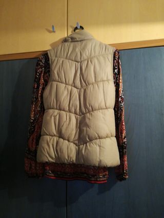 Chaleco de mujer Stradivarius S de segunda mano por 6 EUR en Granada en  WALLAPOP