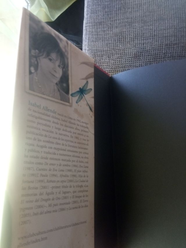 Libro: LA ISLA BAJO EL MAR.  Isabel Allende