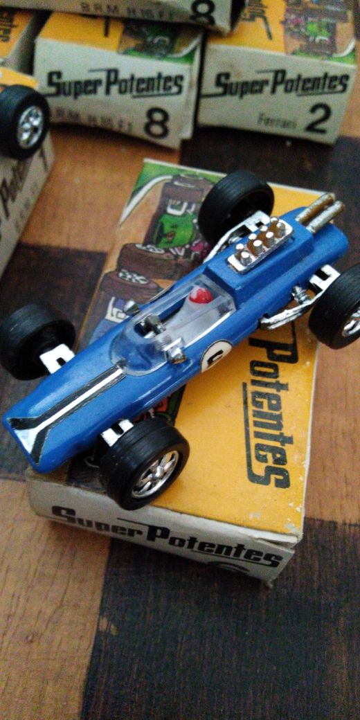 Colección de coches antiguos Zylmex