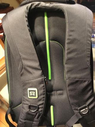 Mochila rigida para moto Axio S2 Kawasaki de segunda mano por 125 EUR en  Granada en WALLAPOP