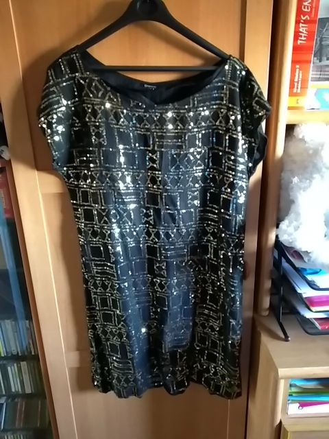 Vestido negro lentejuelas Doradas
