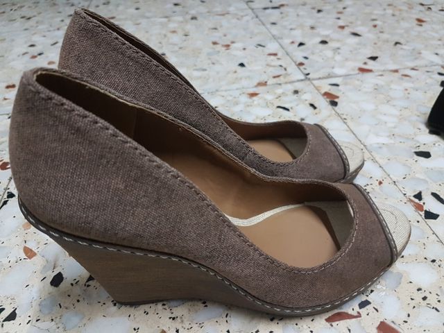 scarpe da donna nuove.