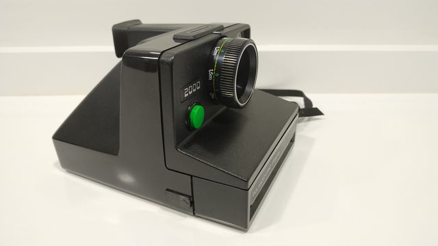 CAMARA INSTANTANEA POLAROID 2000