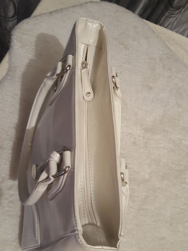 Bolso blanco de mano
