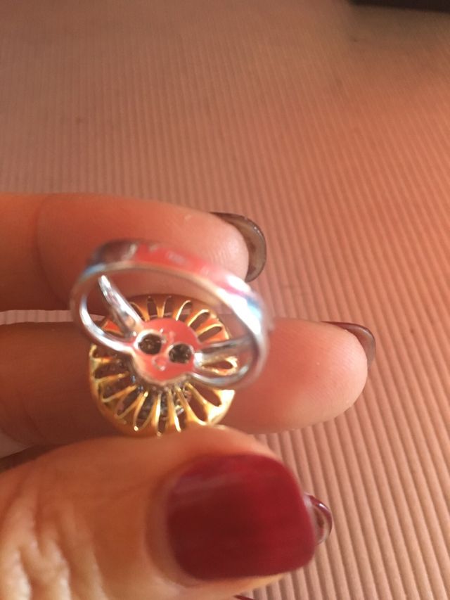 Anillo en oro amarillo y diamantes