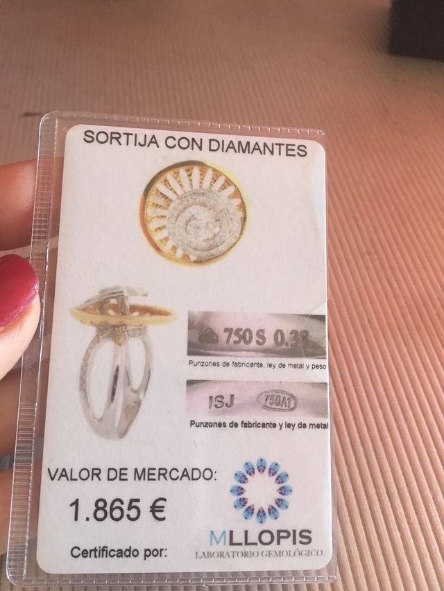 Anillo en oro amarillo y diamantes