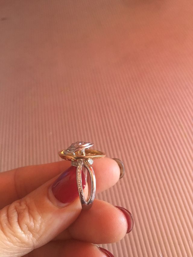 Anillo en oro amarillo y diamantes