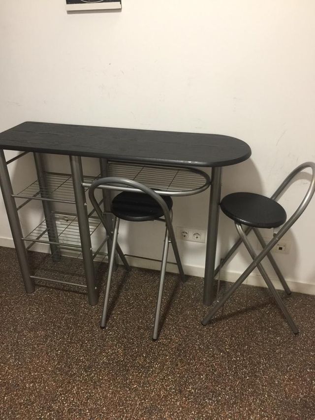 Mesa alta cocina de segunda mano por 80 € en Barcelona en WALLAPOP Mesa alta cocina de segunda mano por 80 € en Barcelona en WALLAPOP