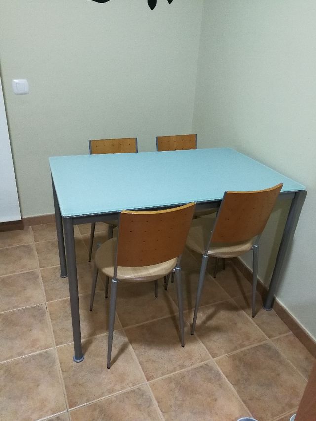 4 sillas y mesa de cristal cocina de segunda mano por 60 € en ... 4 sillas y mesa de cristal cocina de segunda mano por 60 € en ...