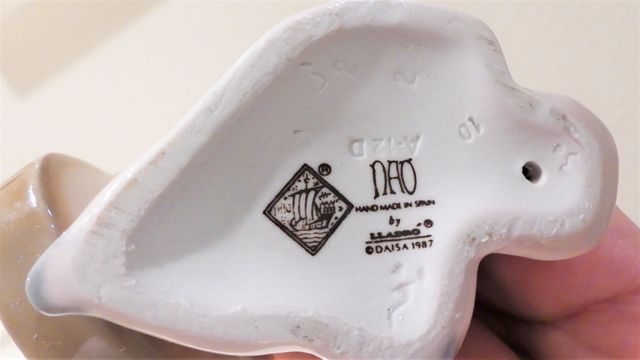 Niña con violonchelo (Nao de Lladró)  1987