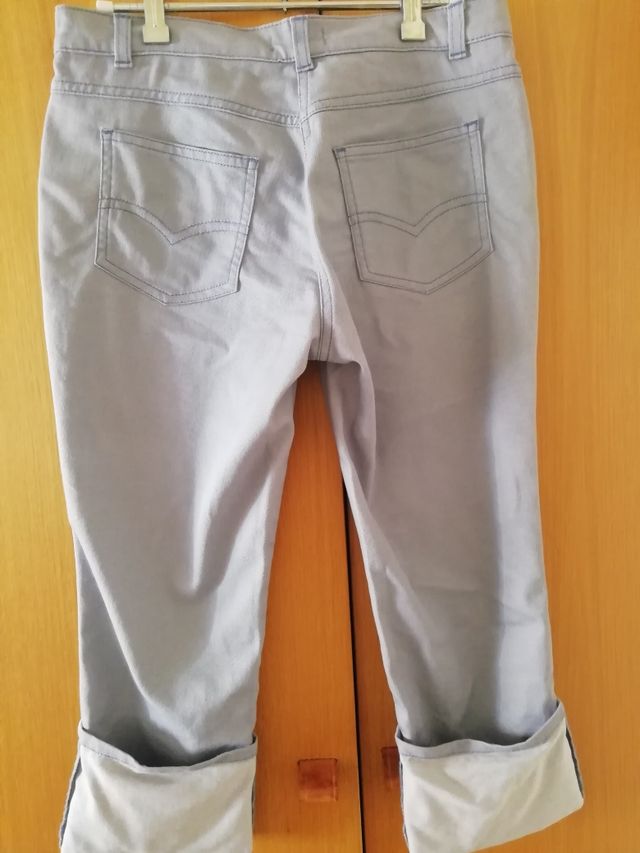 Pantalón vaquero elástico pirata Bershka T 40