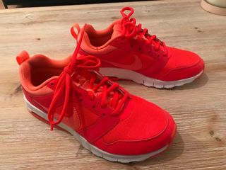 Zapatillas Nike Air talla 37 con la caja original! de segunda mano por 35  EUR en Durango en WALLAPOP