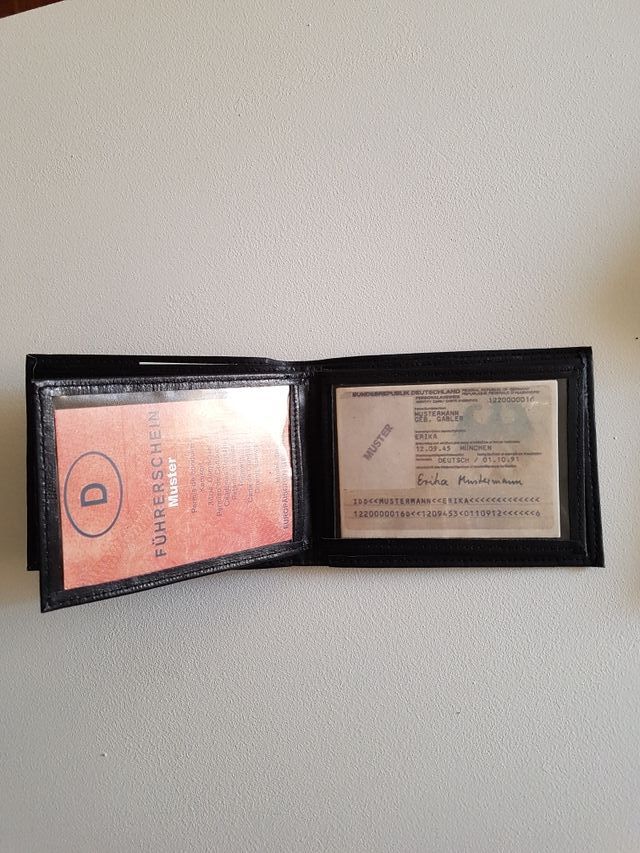 Cartera antigua sin estrenar.