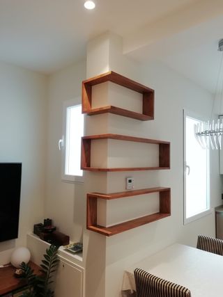 Estanterías mueble de segunda mano por 445 € en Madrid en WALLAPOP