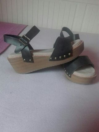 SANDALIAS NEGRAS N.37 COOLWAY de segunda mano por 15 EUR en Arizgoiti en  WALLAPOP