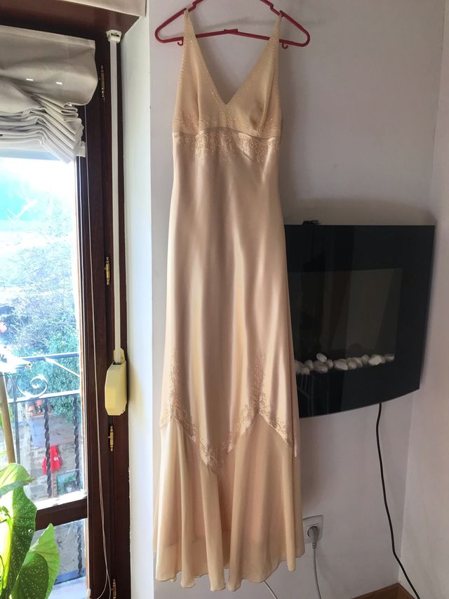 Vestido de fiesta en color champán