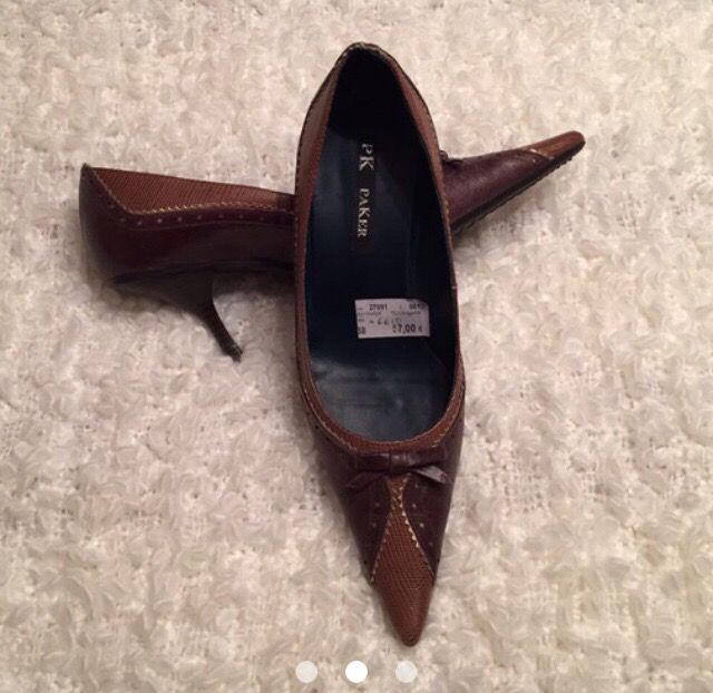 Zapatos nuevos de piel