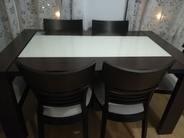 Mesa y sillas comedor de segunda mano por 300 € en Getafe en WALLAPOP Mesa y sillas comedor de segunda mano por 300 € en Getafe en WALLAPOP