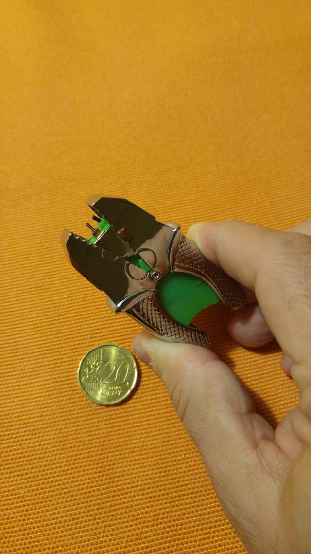 Mechero antiguo, conforma de alicate