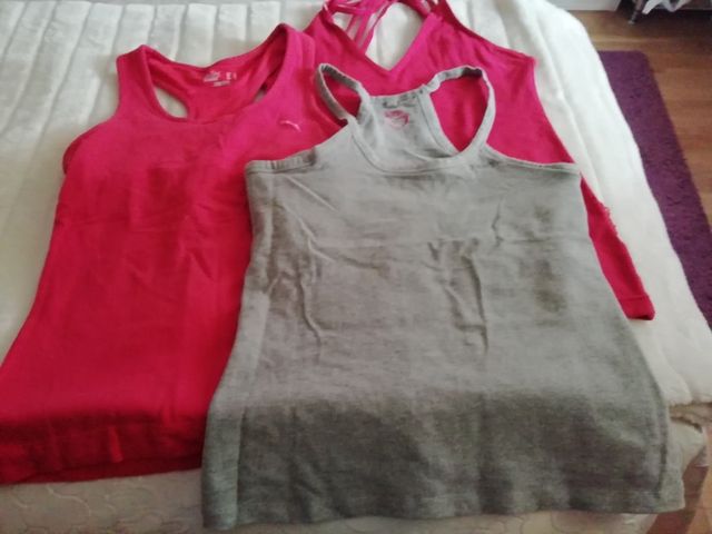 tres camisetas de deporte, las tres 5 €