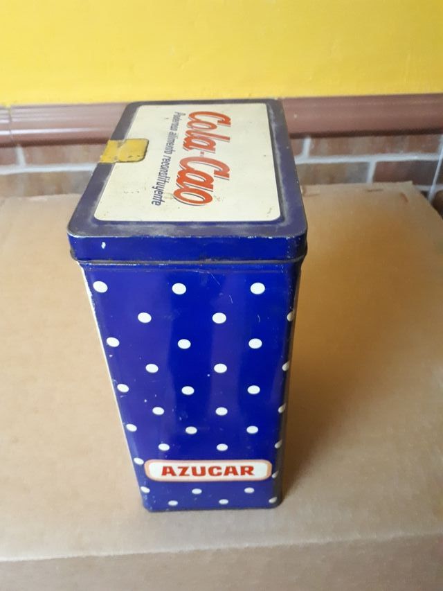 lata de cola cao años 60
