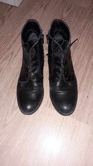 Botin de piel Camila\\'s (casas) de segunda mano por 11 EUR en Barcelona en  WALLAPOP