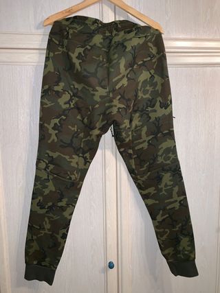 chandal nike militar