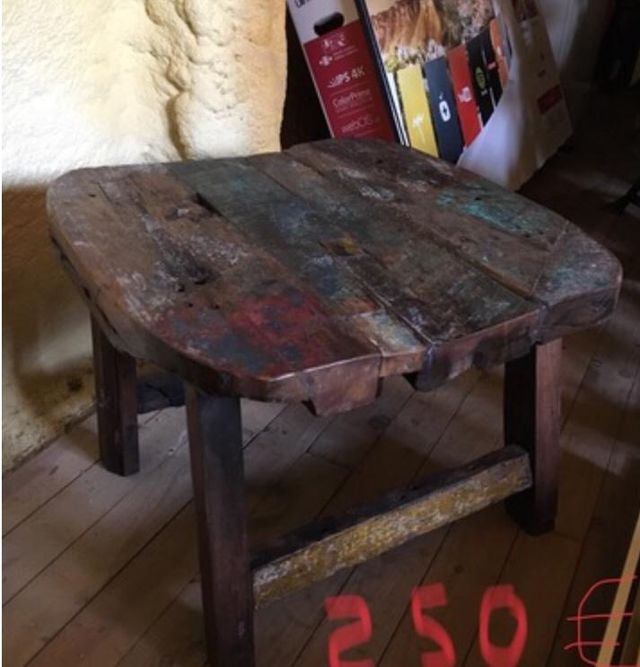 Se vende mesa de madera de barco reciclada