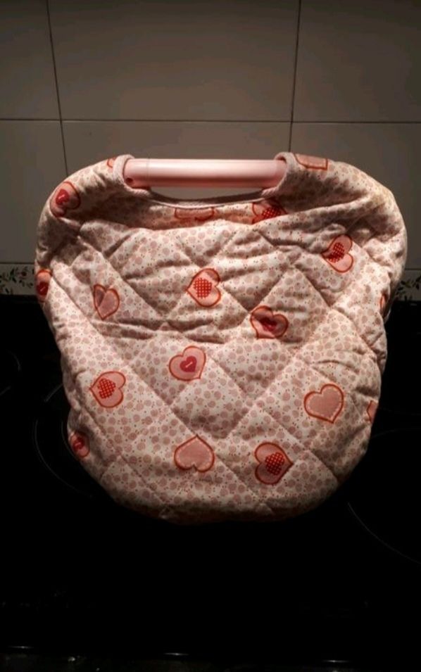 Maxi cosi muñeca rosa Imaginarium