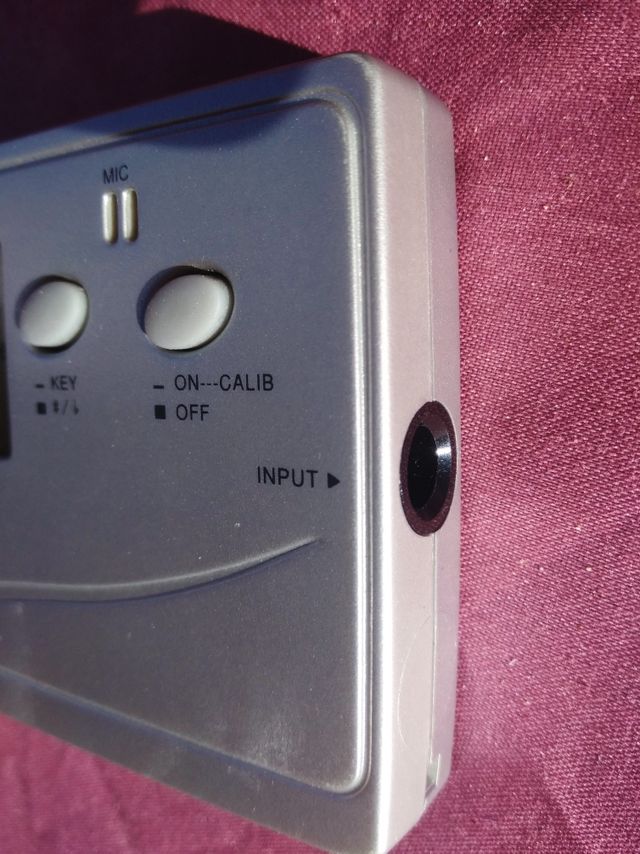 Afinador cromatico con micro y entrada Jack